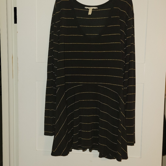 Black and gold striped peplum tee - Picture 3 of 3